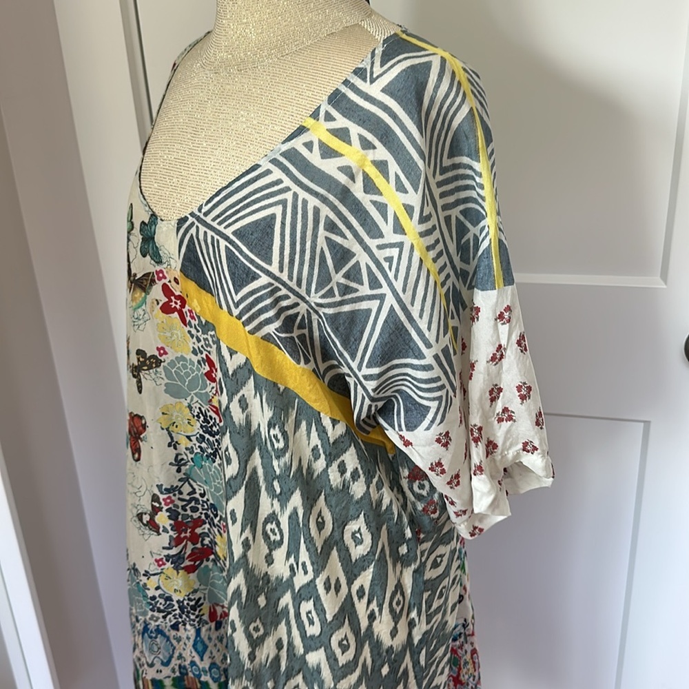 Johnny Was 100% Silk Butterfly Tunic - Picture 3 of 9
